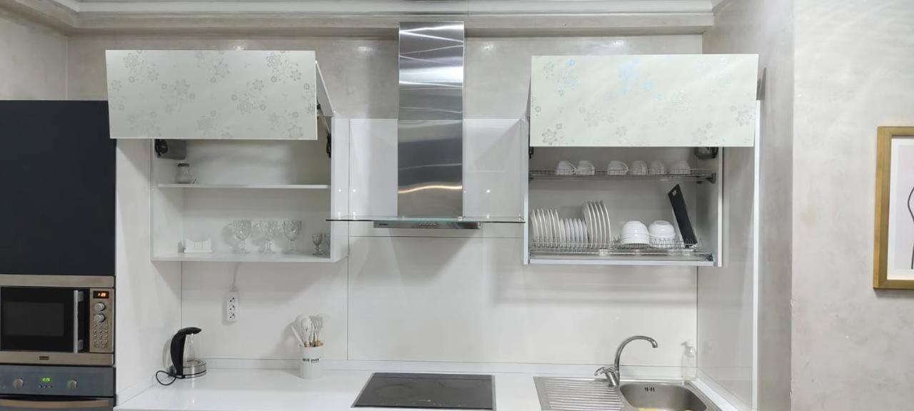 Nurly Tau 2Room Apartments アルマトイ エクステリア 写真