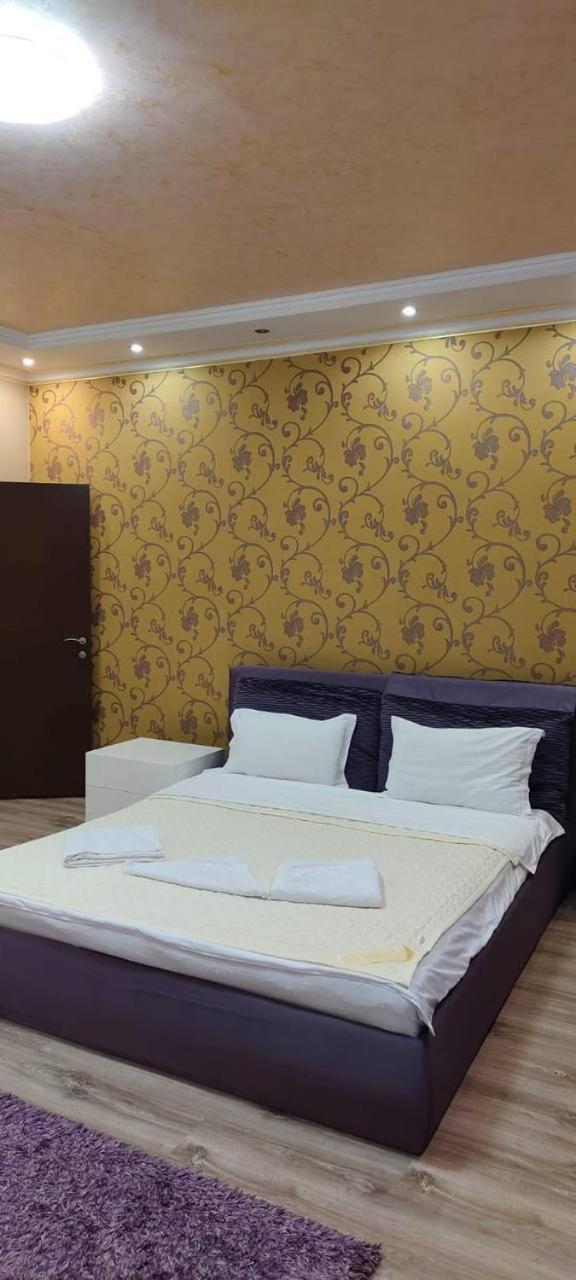 Nurly Tau 2Room Apartments アルマトイ エクステリア 写真